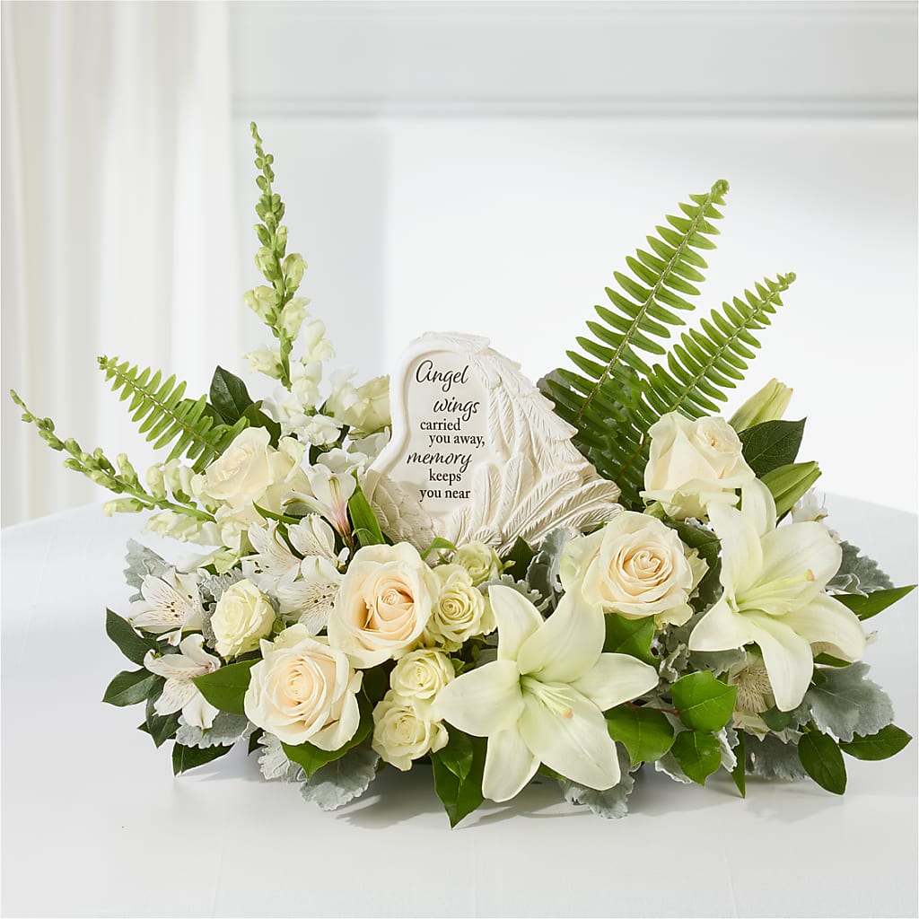 Holding You Close Arrangement – Sammy Wammy Floral, Montgomery IL