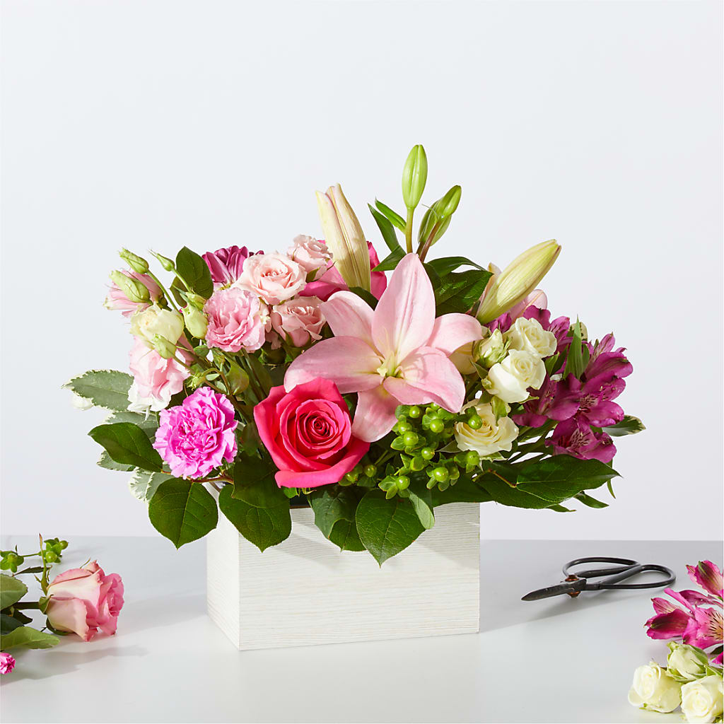 Sweetberry Box – A Florist Original – Sammy Wammy Floral, Montgomery IL