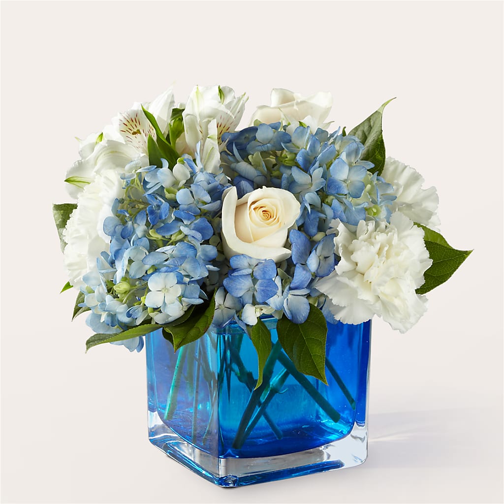 Soothing Waters Bouquet – Sammy Wammy Floral, Montgomery IL