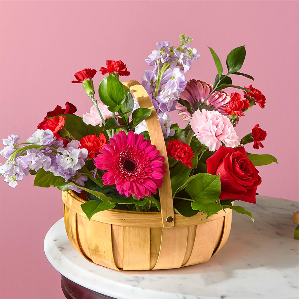 Pink Picnic Basket – Sammy Wammy Floral, Montgomery IL