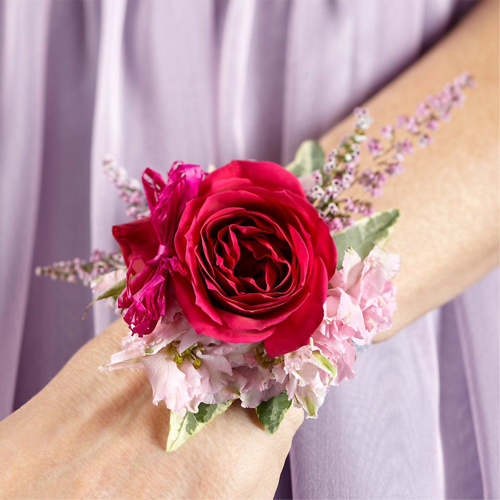 Rose Charm Corsage – Sammy Wammy Floral, Montgomery IL