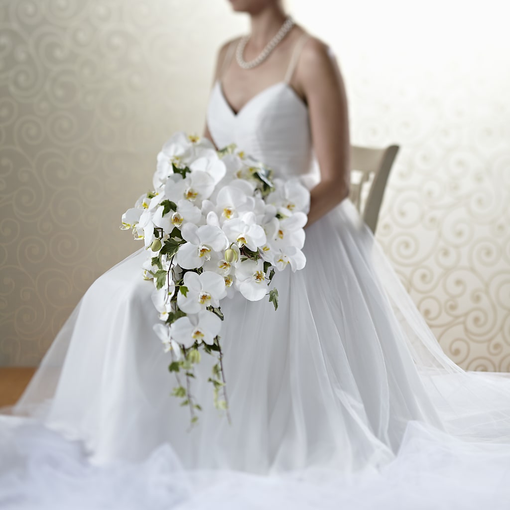 Classic White Bouquet – Sammy Wammy Floral, Montgomery IL