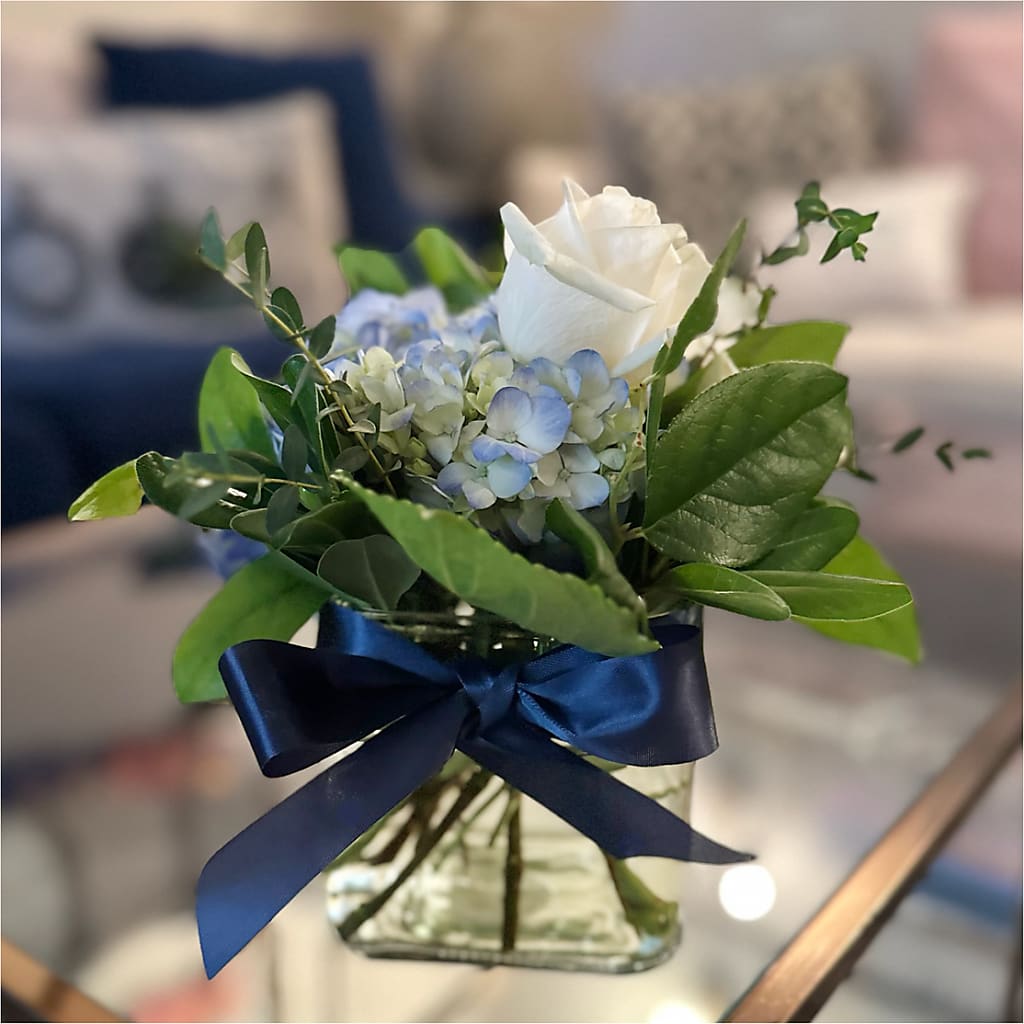 Sky Blue Delight Bouquet –  Sammy Wammy Floral, Montgomery IL