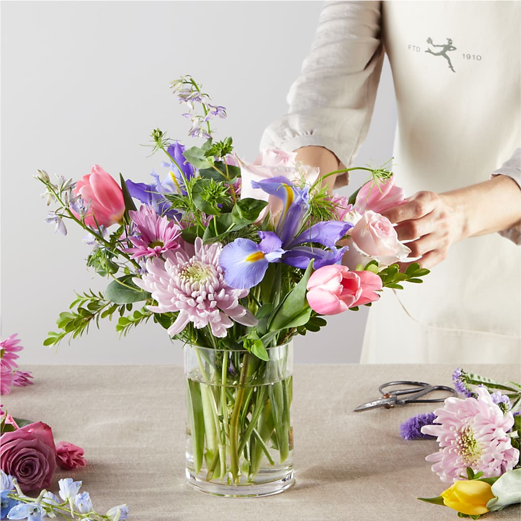 Pastel Tradition - A Florist Original –  Sammy Wammy Floral, Montgomery IL