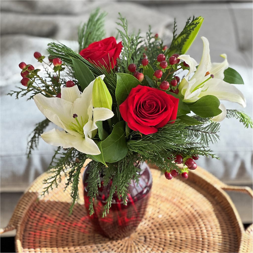 Evergreen Delight Bouquet –  Sammy Wammy Floral, Montgomery IL